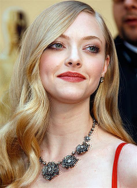 amanda seyfried long hair